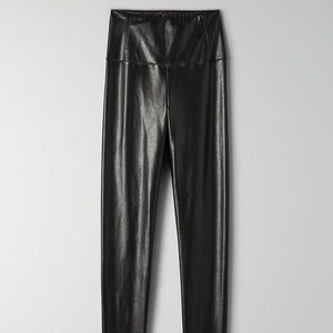 Wilfred Free DARIA PANT